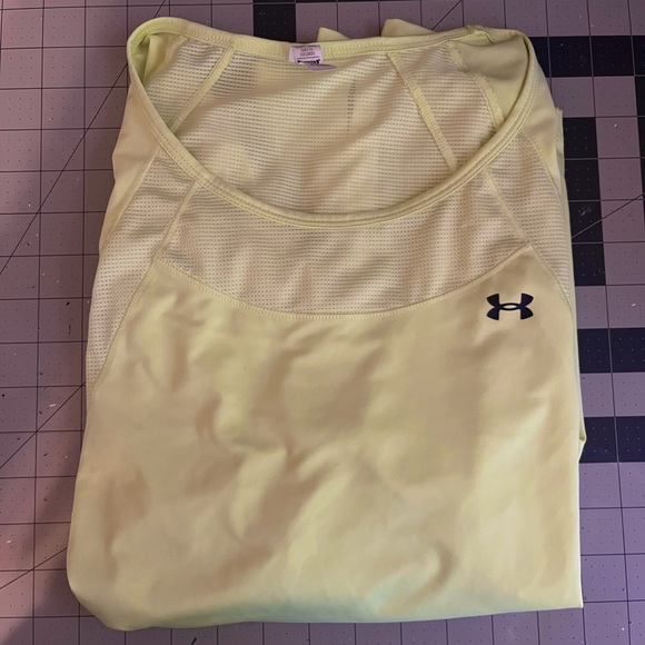 Under Armour size small (fits more like a mediumlarge though) yellow long sleeve - Picture 4 of 5